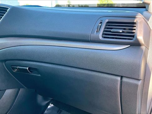 Used 2023 Honda Ridgeline Sport image 18