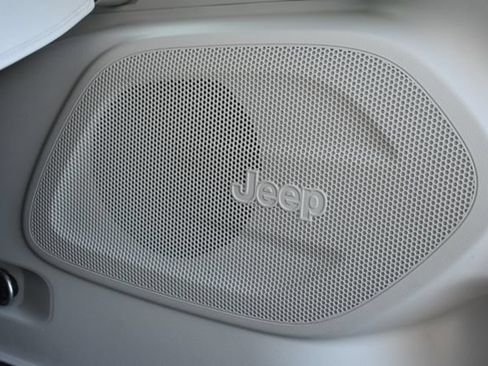 Used 2021 Jeep Cherokee Limited w/ Sun & Sound Group AWD/4WD image 42