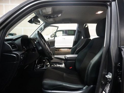 Used 2020 Toyota 4Runner TRD Off-Road image 5