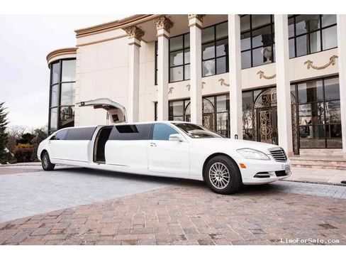 Used 2013 Mercedes-Benz S 550 4MATIC image 1