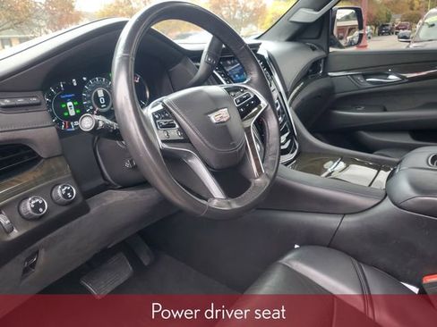 Used 2017 Cadillac Escalade Platinum image 19
