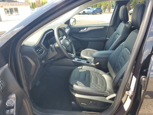 Used 2023 Ford Escape Platinum w/ Premium Technology Package AWD/4WD image 12