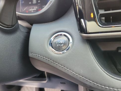 Used 2023 Toyota Highlander Limited FWD image 30