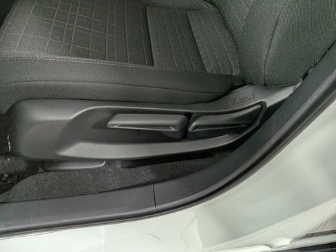 New 2026 Honda HR-V LX image 14