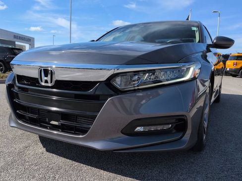 Used 2018 Honda Accord EX image 8
