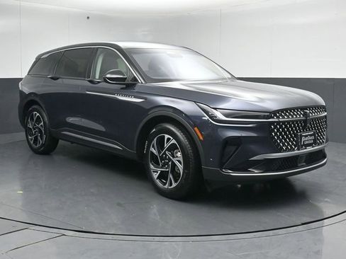 Used 2024 Lincoln Nautilus Premier w/ Equipment Group 102A image 1