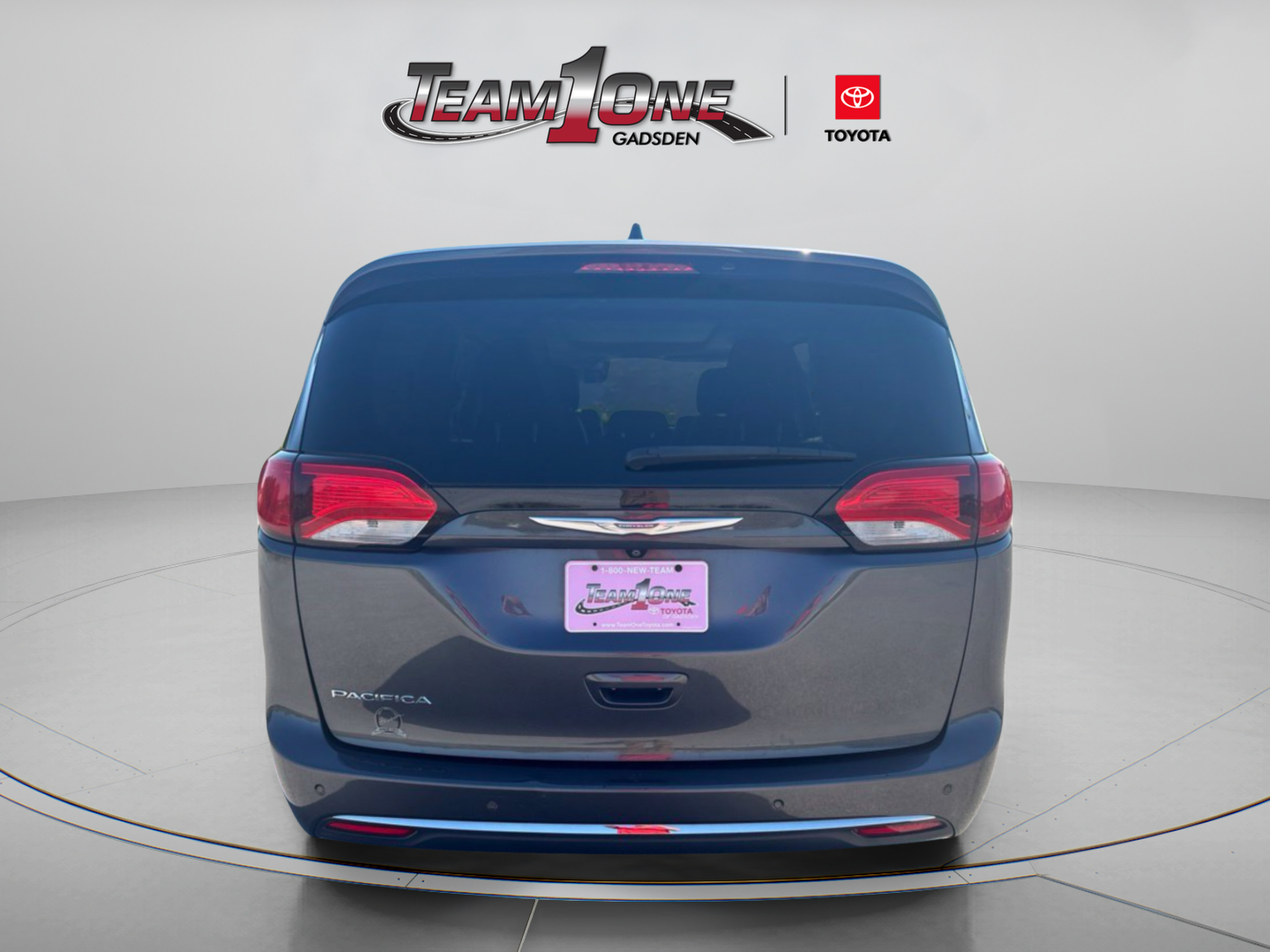 Used 2018 Chrysler Pacifica Touring-L Plus w/ Tire & Wheel Group FWD image 6