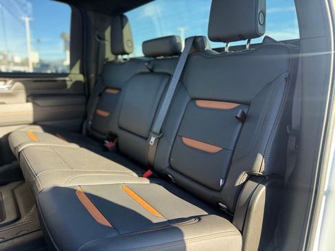 Used 2025 GMC Sierra 2500 AT4 image 4