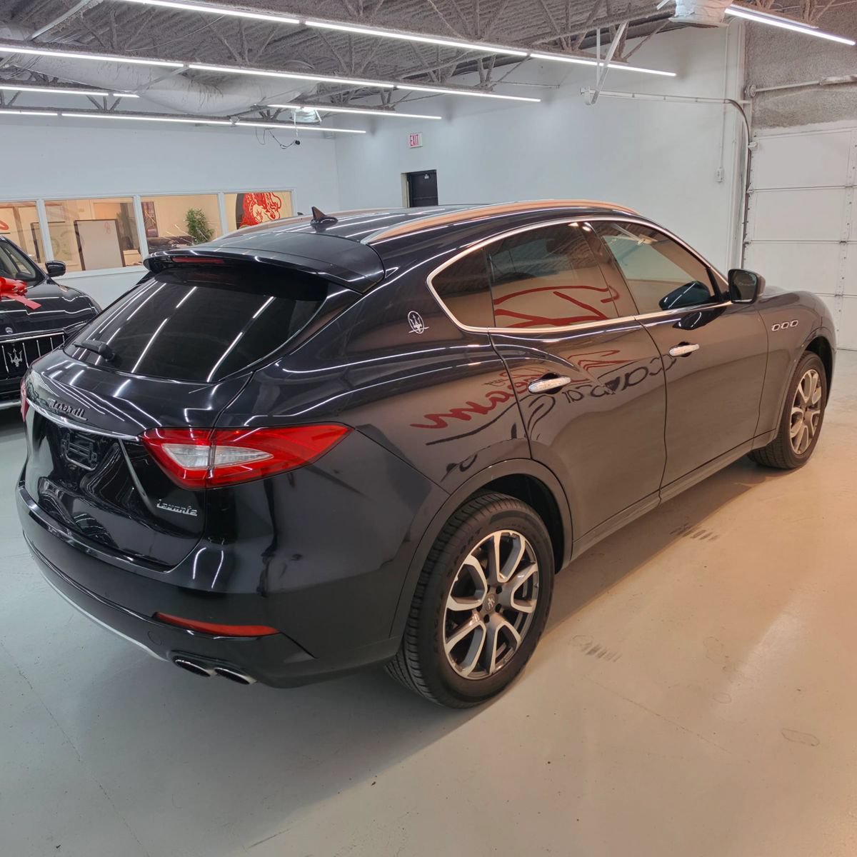 Used 2017 Maserati Levante w/ Luxury Package AWD/4WD image 28