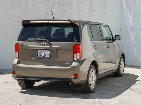 Used 2013 Scion xB FWD image 4