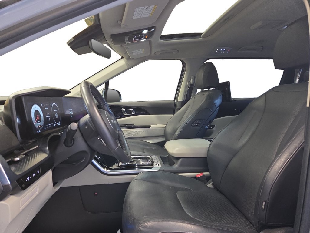 Used 2023 Kia Carnival SX Prestige FWD image 23