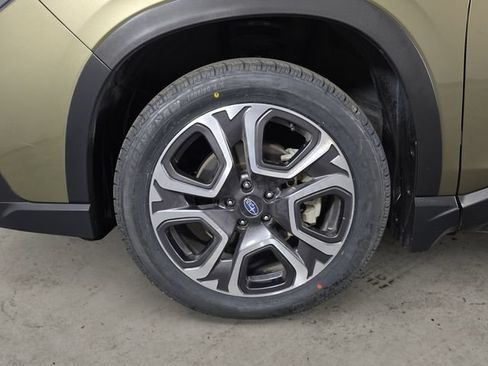Used 2023 Subaru Ascent Touring AWD/4WD image 9