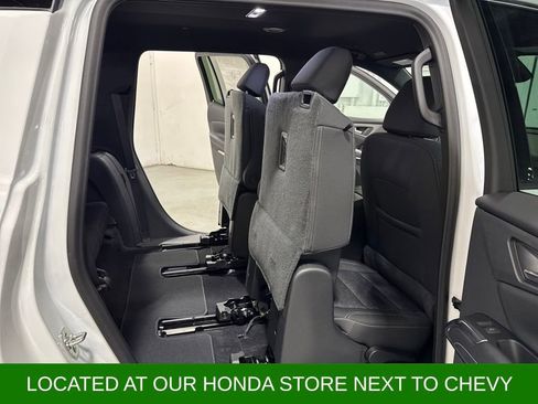 Certified 2024 Chevrolet Traverse LT image 25