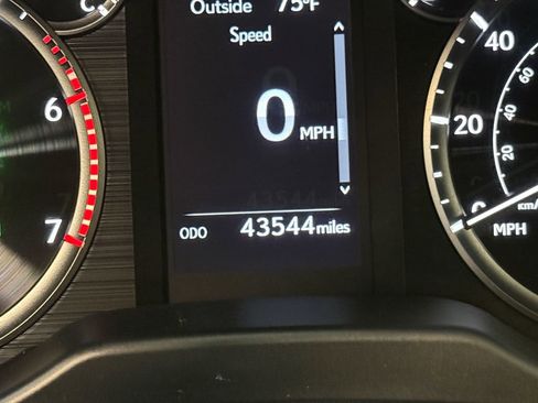 Used 2023 Lexus GX 460 image 78