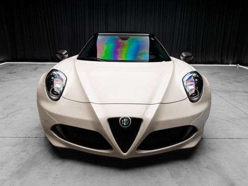 Used 2015 Alfa Romeo 4C Coupe w/ Leather Interior Group image 8