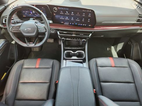 Used 2024 Chevrolet Traverse RS FWD image 25