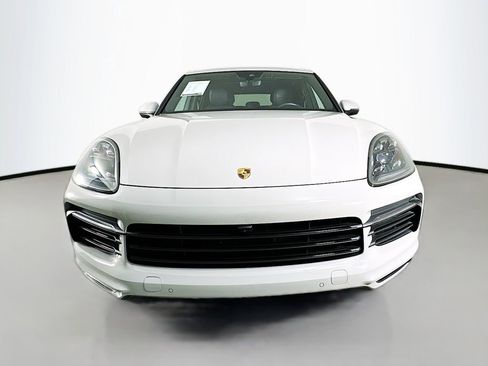 Certified 2022 Porsche Cayenne AWD/4WD image 6