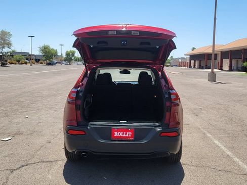Used 2016 Jeep Cherokee Sport FWD image 12