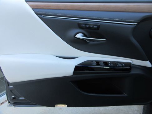 New 2025 Lexus ES 350 350 image 25