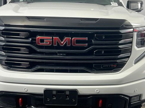 Used 2025 GMC Sierra 1500 AT4 w/ AT4 Premium Package AWD/4WD image 11