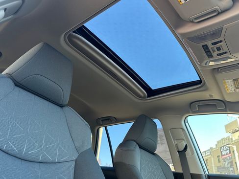 Used 2025 Toyota RAV4 XLE image 20