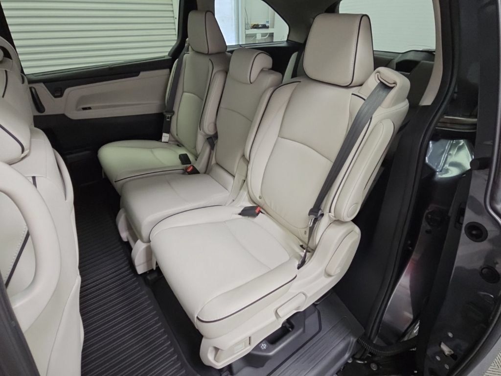 New 2026 Honda Odyssey Touring image 32