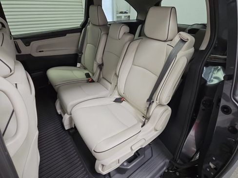 New 2026 Honda Odyssey Touring image 32