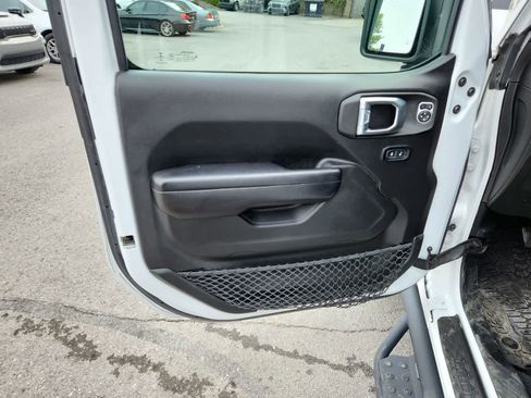 Used 2021 Jeep Gladiator Sport AWD/4WD image 17
