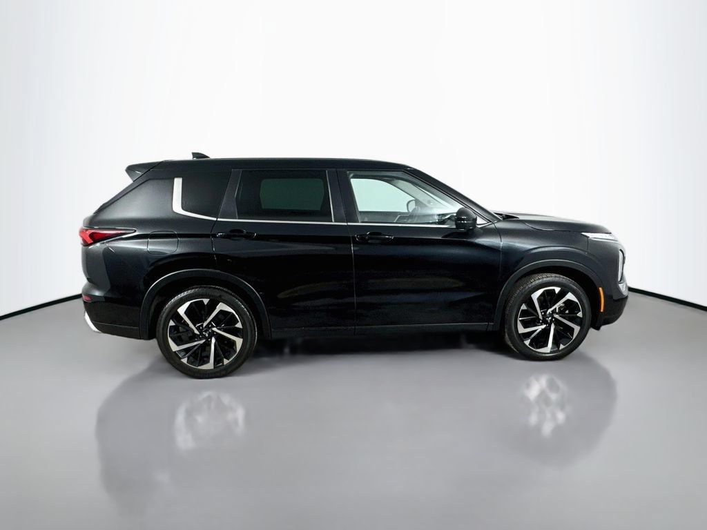 Used 2022 Mitsubishi Outlander SE AWD/4WD image 9