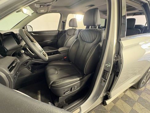 Used 2024 Hyundai Palisade Limited FWD image 9