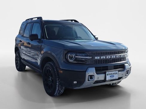 Used 2025 Ford Bronco Sport Badlands image 8