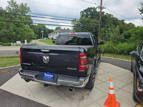 Used 2019 RAM 1500 Laramie AWD/4WD image 4