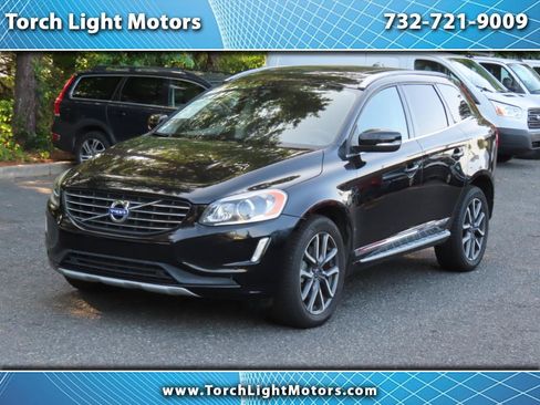 Used 2017 Volvo XC60 T6 Dynamic w/ Preferred Option Package AWD/4WD image 1