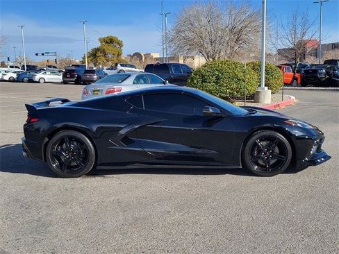 Used 2022 Chevrolet Corvette Stingray Coupe w/ Z51 Performance Package image 2