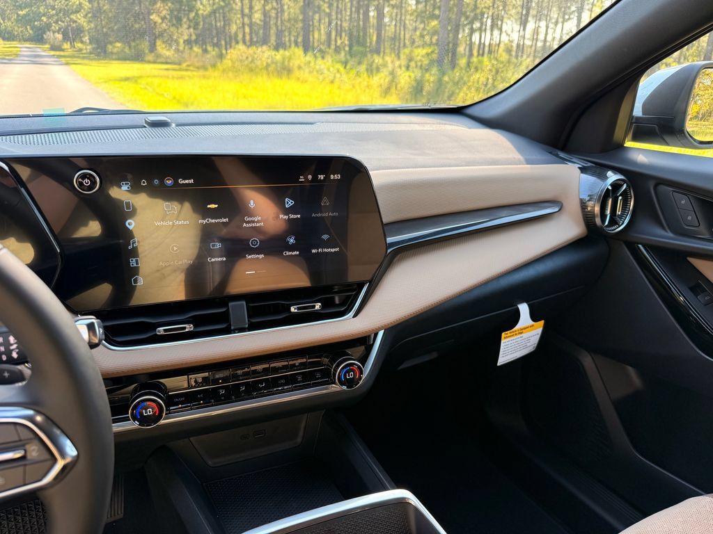 New 2027 Chevrolet Equinox ACTIV w/ Safety and Technology Package FWD image 18