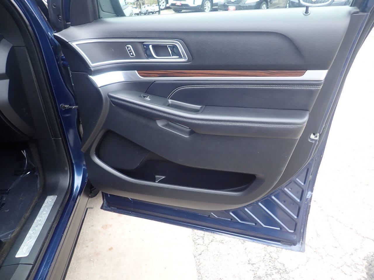 Used 2016 Ford Explorer Limited AWD/4WD image 28