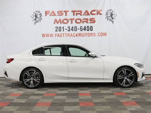 Used 2019 BMW 330i xDrive Sedan w/ Convenience Package AWD/4WD image 4