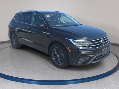 Used 2022 Volkswagen Tiguan SE AWD/4WD image 3