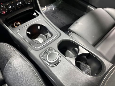 Used 2017 Mercedes-Benz GLA 250 4MATIC image 27