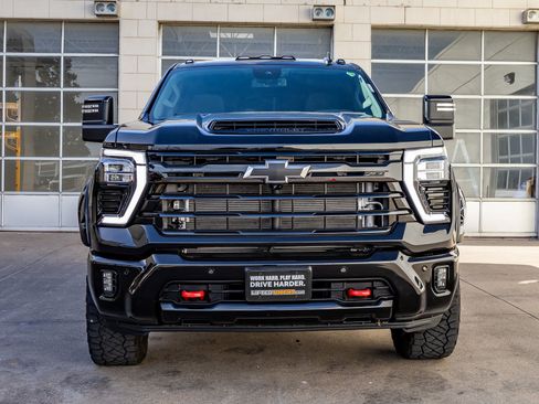 Used 2025 Chevrolet Silverado 2500 LT w/ Trail Boss Package image 2