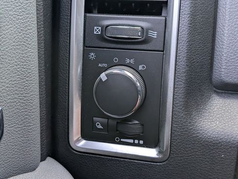 Used 2017 RAM 2500 SLT AWD/4WD image 8