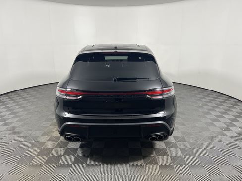 Certified 2022 Porsche Macan S AWD/4WD image 6