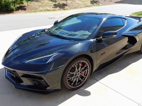 Used 2023 Chevrolet Corvette Stingray Premium Cpe w/ Z51 Performance Package RWD image 7