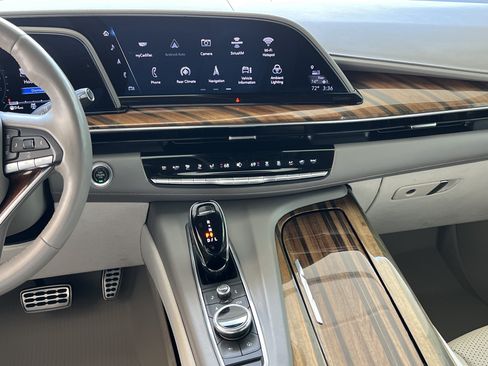 Used 2022 Cadillac Escalade ESV Premium Luxury Platinum w/ LPO, Floor Liner Package AWD/4WD image 31