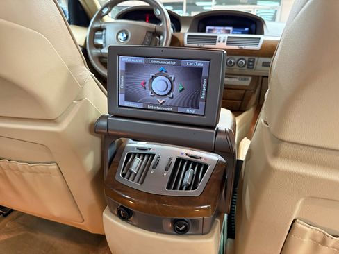 Used 2007 BMW 750Li image 24