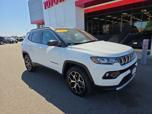Used 2025 Jeep Compass Limited AWD/4WD image 1