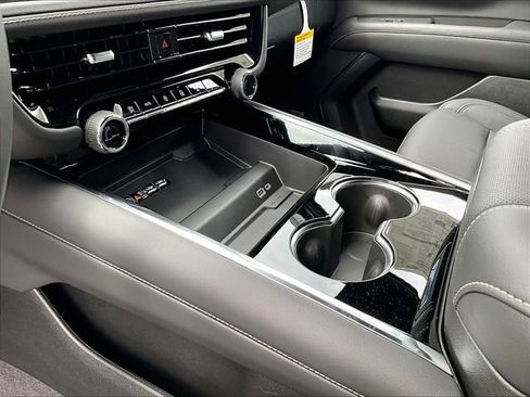 New 2026 Chevrolet Suburban Premier image 13