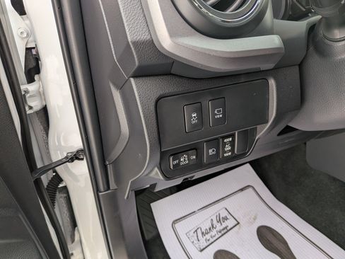 Used 2023 Toyota Tacoma TRD Sport image 14