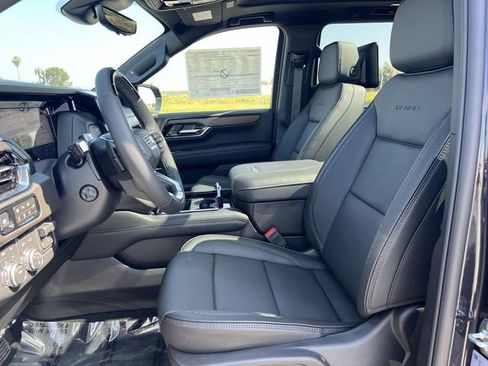 New 2026 GMC Yukon XL Denali w/ Denali Reserve Package AWD/4WD image 25