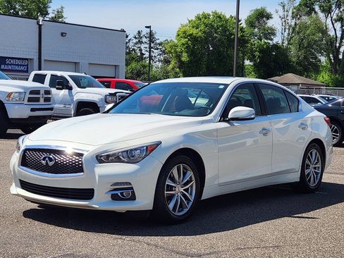 Used 2015 INFINITI Q50 Premium w/ Navigation Package AWD/4WD image 7